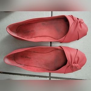 Call it Spring coral flats size 10